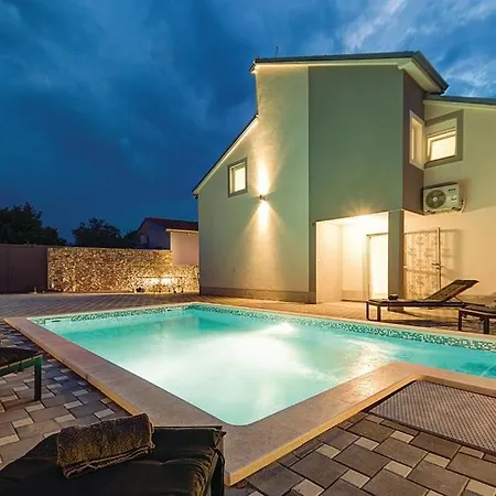 Holiday Home Ivan Peroj Exterior photo